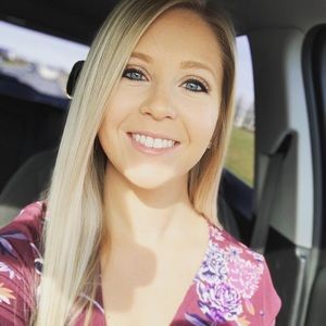 Meet your Posher, Danielle